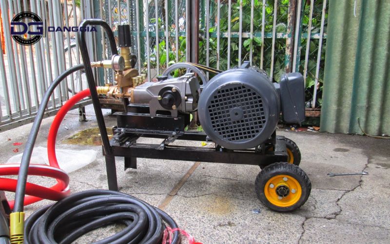 cach-rua-xe-o-to-tai-nha (1)