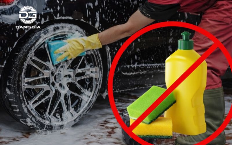 co-nen-rua-xe-bang-nuoc-rua-chen