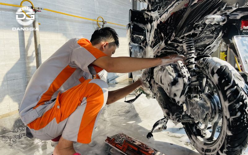 co-nen-rua-xe-thuong-xuyen (2)