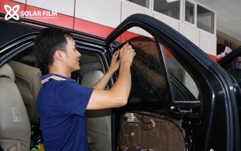 dan-phim-cach-nhiet-o-to-tai-nha (3)