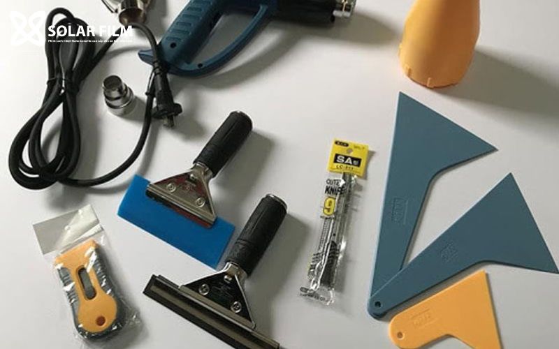 dung-cu-dan-phim-cach-nhiet-o-to (3)