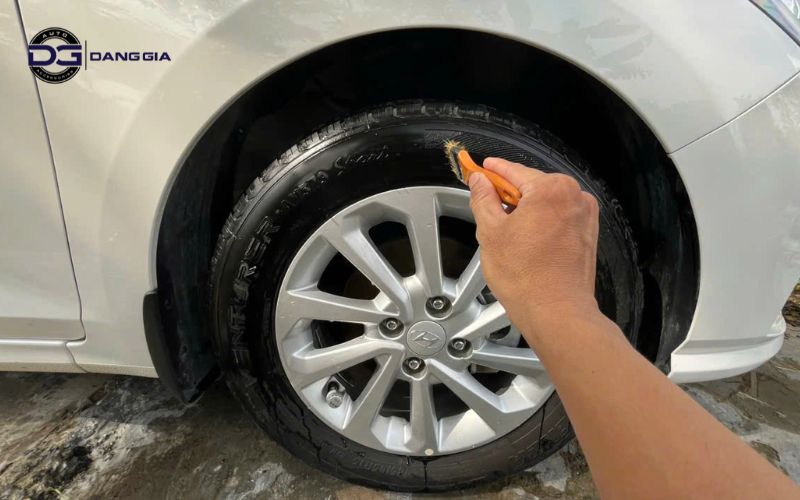 lop-xe-o-to-di-bao-nhieu-km-thi-thay (1)