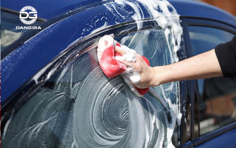 nen-rua-xe-bang-xa-phong-gi