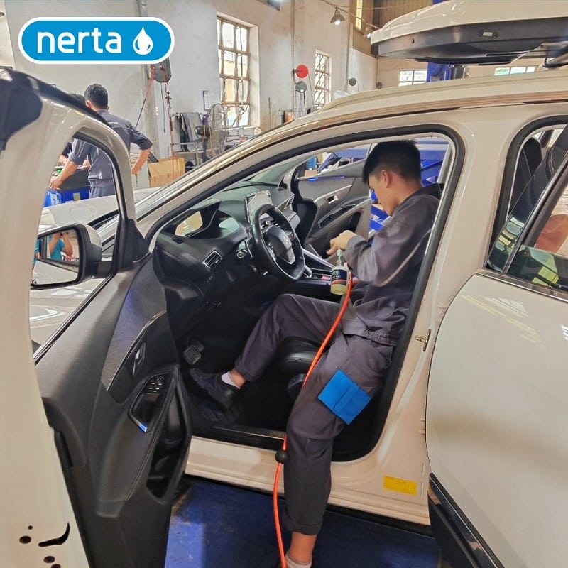 nuoc-rua-xe-khong-cham-0-1-