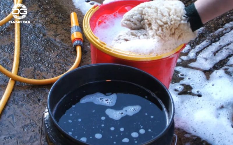 rua-xe-bang-nuoc-gieng-khoan