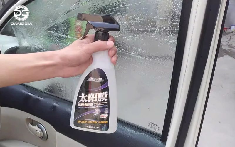 tay-keo-phim-cach-nhiet